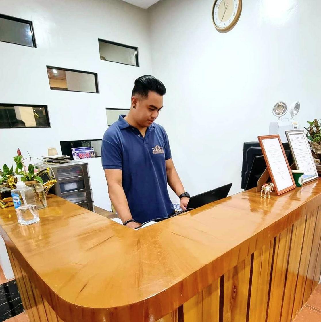 Majestique Hotel Albay Bicol Guinobatan Екстер'єр фото